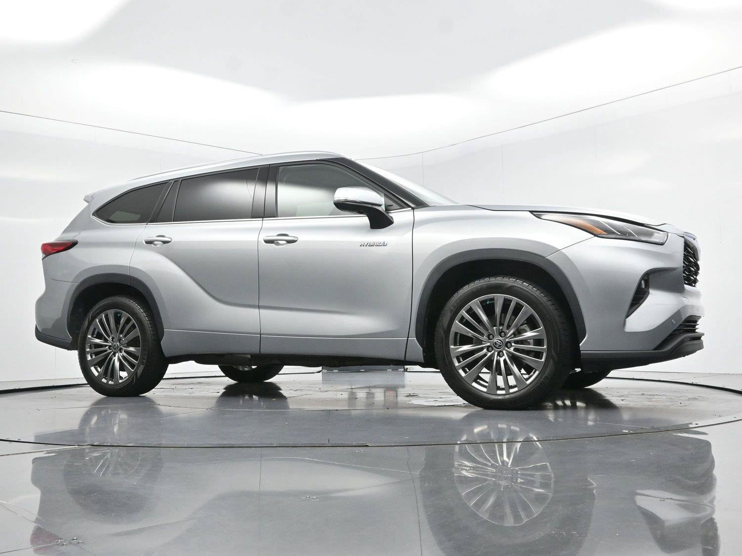Used 2021 Toyota Highlander Limited FWD image 56