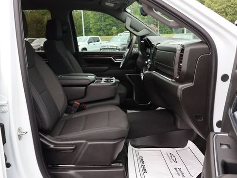 Used 2025 GMC Sierra 2500 SLE w/ SLE Value Package; AWD/4WD image 25