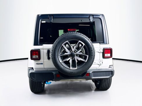 Used 2024 Jeep Wrangler Unlimited w/ Convenience Group AWD/4WD image 7