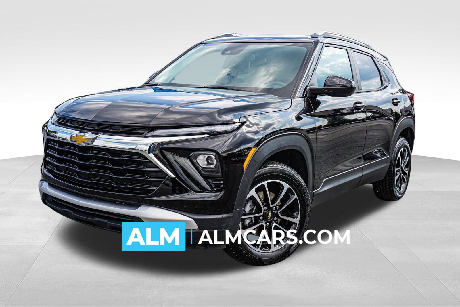 Used 2025 Chevrolet TrailBlazer LT AWD/4WD image 1