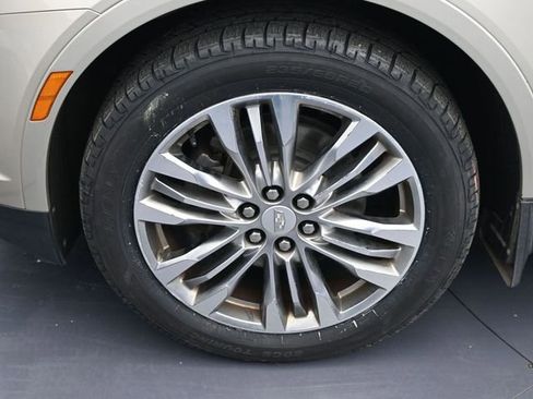 Used 2017 Cadillac XT5 Premium Luxury image 25