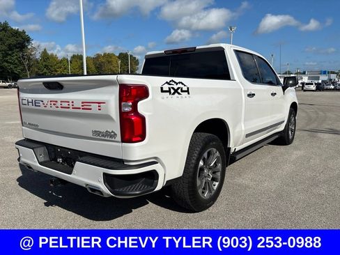 Used 2023 Chevrolet Silverado 1500 High Country w/ Z71 Off-Road Package AWD/4WD image 9