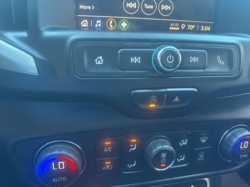 Used 2022 GMC Terrain SLE w/ Driver Convenience Package image 16