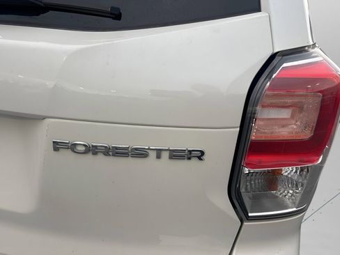 Used 2018 Subaru Forester 2.5i Touring w/ Popular Package #3B image 23