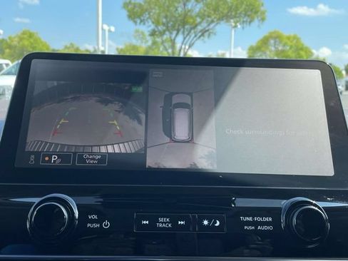 Used 2023 Nissan Armada Platinum w/ Captain's Chairs Package RWD image 23