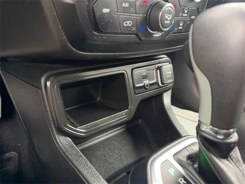 Used 2020 Jeep Renegade Latitude image 19
