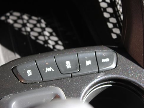 Used 2025 Chevrolet TrailBlazer LT AWD/4WD image 18