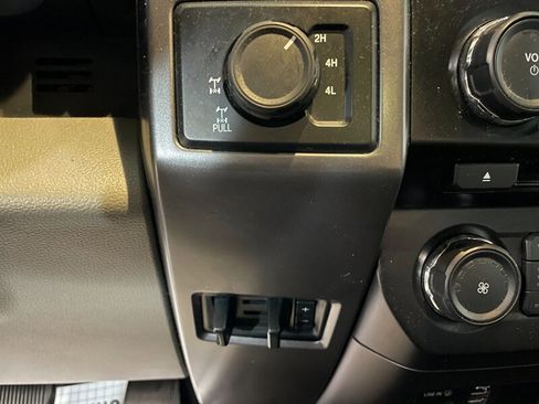 Used 2015 Ford F150 XLT w/ Equipment Group 302A Luxury AWD/4WD image 15