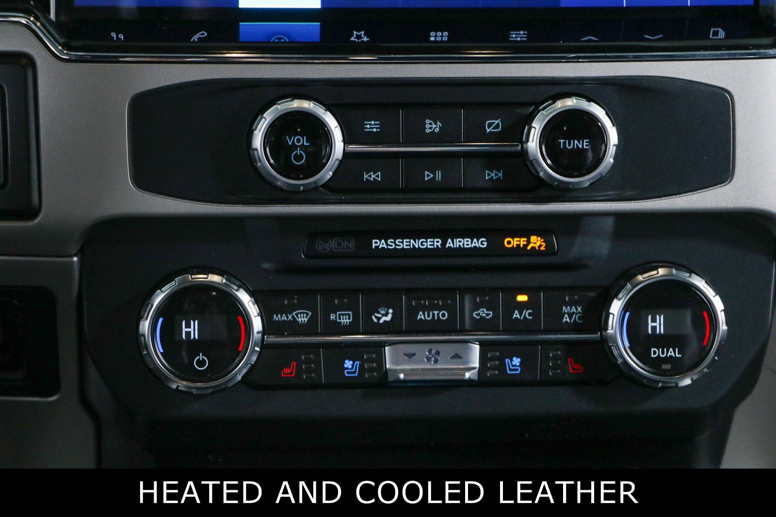 Used 2022 Ford F250 Lariat w/ Black Appearance Package AWD/4WD image 21