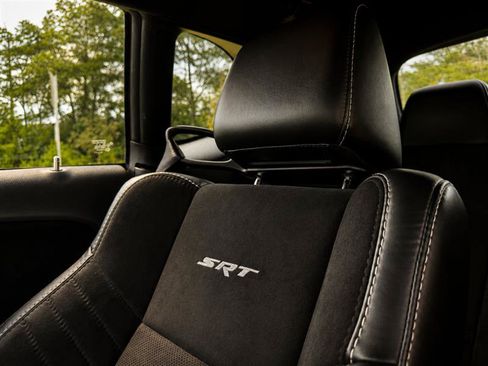 Used 2015 Dodge Challenger SRT Hellcat RWD image 23