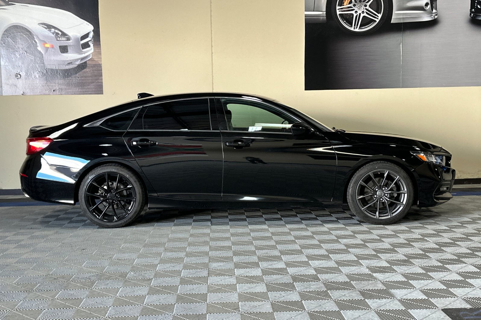 Used 2019 Honda Accord Sport image 3
