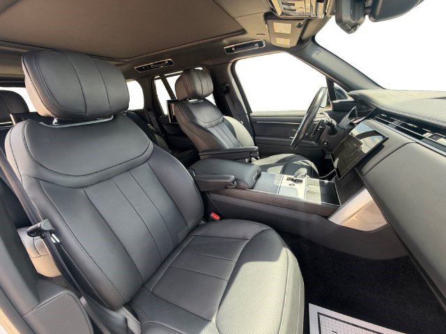 Used 2025 Land Rover Range Rover Autobiography AWD/4WD image 16