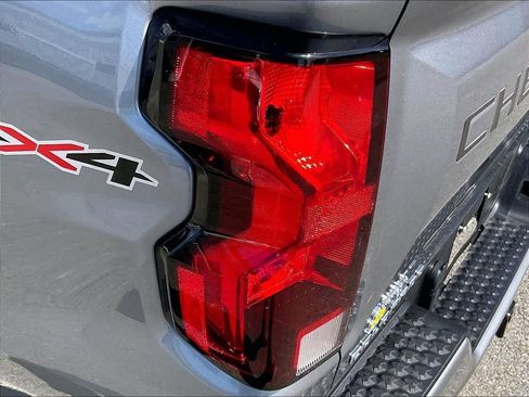 Used 2024 Chevrolet Colorado LT w/ LT Convenience Package AWD/4WD image 33