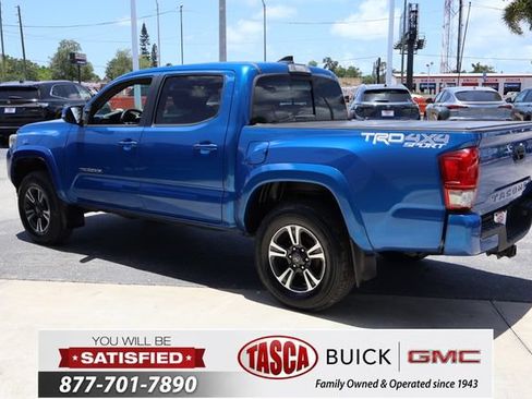 Used 2017 Toyota Tacoma TRD Sport w/ Tow Package (A/T) AWD/4WD image 5