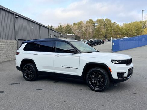 New 2025 Jeep Grand Cherokee L Limited image 12