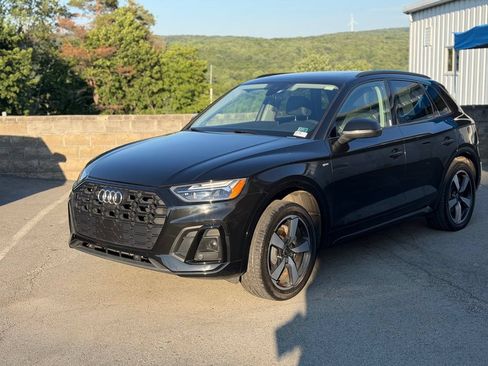 Used 2023 Audi Q5 2.0T Premium Plus w/ Premium Plus Package AWD/4WD image 1