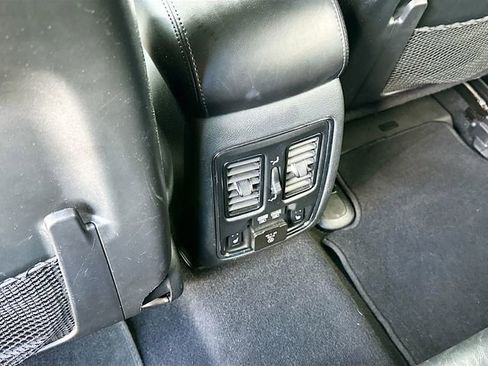 Used 2019 Jeep Grand Cherokee Limited w/ Luxury Group II image 26