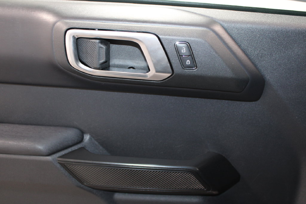 Used 2025 Ford Bronco Outer Banks AWD/4WD image 40