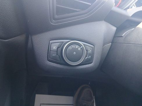 Used 2019 Ford Escape SE image 28