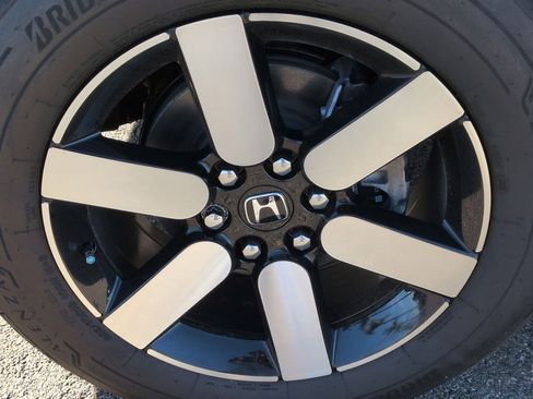 Used 2025 Honda Prologue Touring image 13