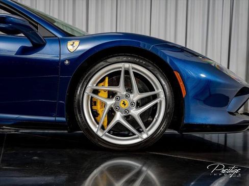 Used 2022 Ferrari F8 Tributo RWD image 25