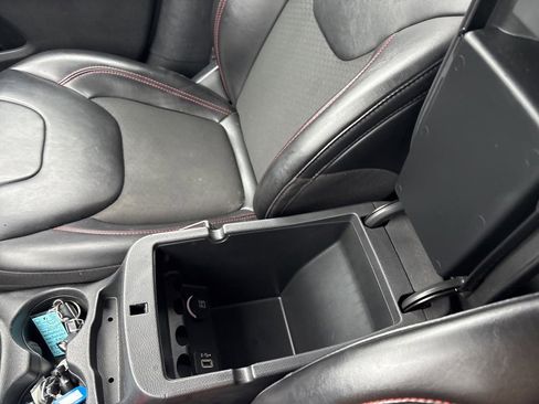 Used 2020 Jeep Cherokee Trailhawk w/ Comfort/Convenience Group image 22