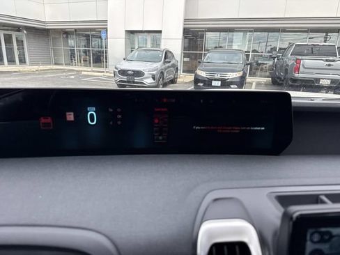 Used 2025 Ford Expedition Active AWD/4WD image 34