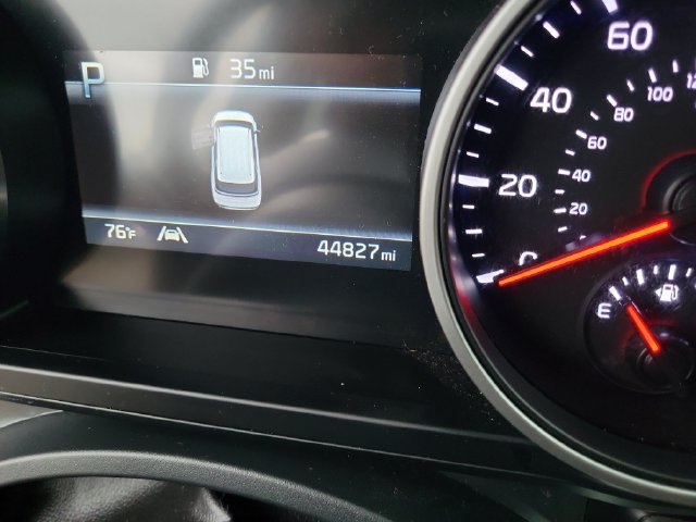 Used 2024 Kia Carnival LX FWD image 29