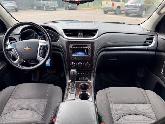 Used 2016 Chevrolet Traverse LT w/ Style and Technology Package FWD image 19