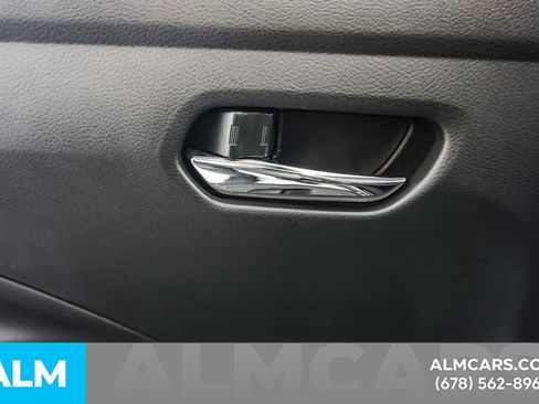 Used 2025 Nissan Versa SV FWD image 47