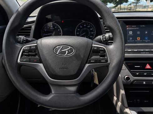 Used 2017 Hyundai Elantra SE FWD image 11