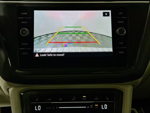 Used 2024 Volkswagen Tiguan SE FWD image 25