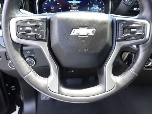 Used 2022 Chevrolet Silverado 1500 LT AWD/4WD image 45