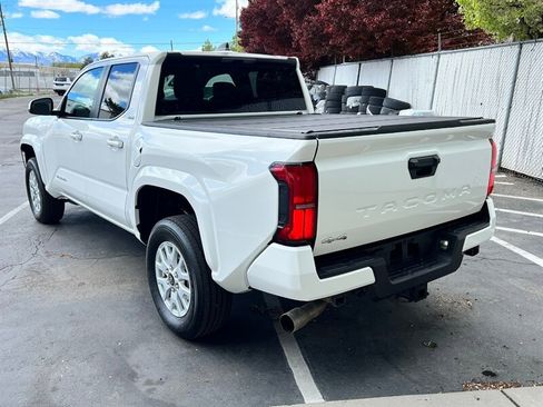 Used 2025 Toyota Tacoma SR5 image 5
