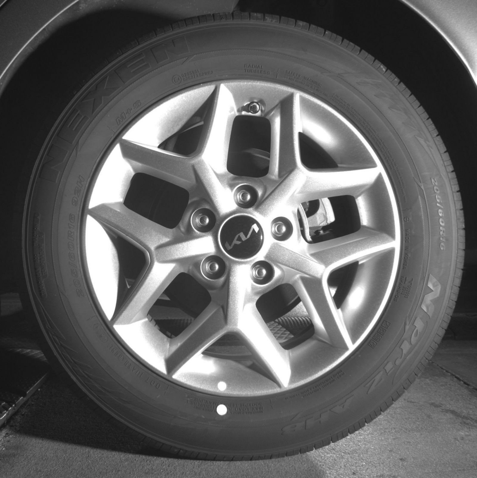Used 2025 Kia Soul LX w/ LX Technology Package FWD image 16