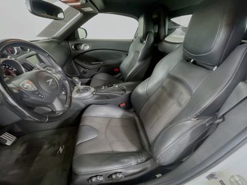 Used 2015 Nissan 370Z Touring image 23