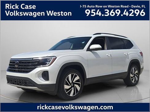 Certified 2026 Volkswagen Atlas SE w/ Panoramic Sunroof Package FWD image 1