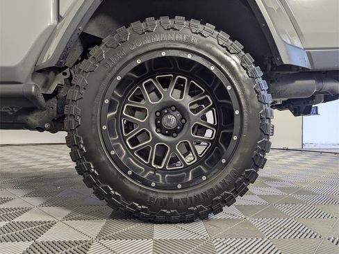 Used 2021 Jeep Gladiator Sport image 36