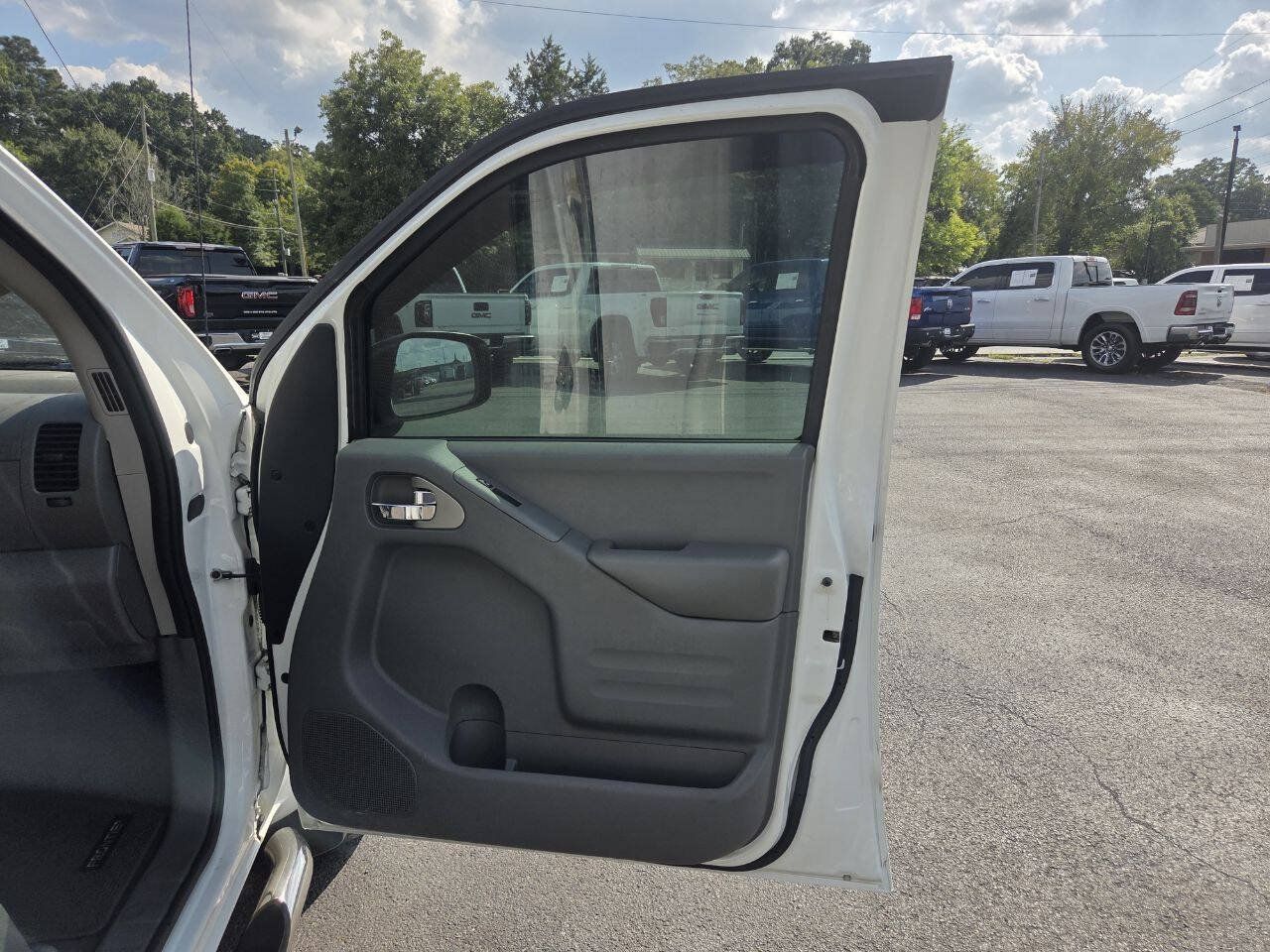 Used 2019 Nissan Frontier SV AWD/4WD image 20
