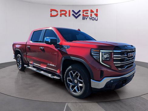 Used 2022 GMC Sierra 1500 SLT w/ SLT Premium Plus Package image 4