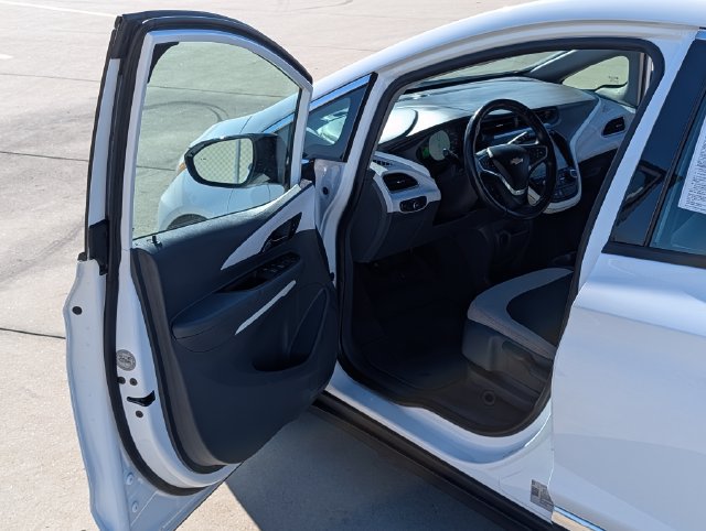 Used 2021 Chevrolet Bolt LT FWD image 32