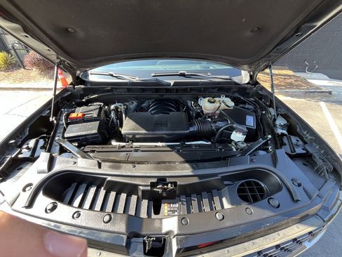 Used 2021 Cadillac Escalade Luxury image 6