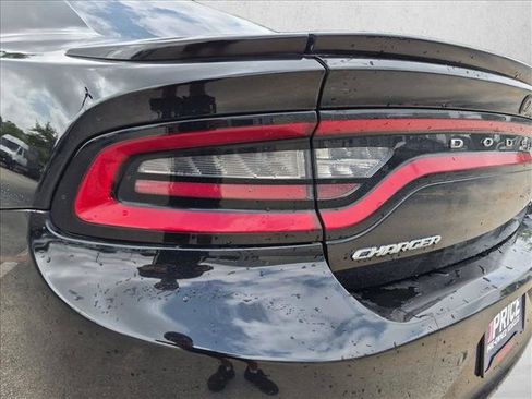 Used 2018 Dodge Charger R/T RWD image 29