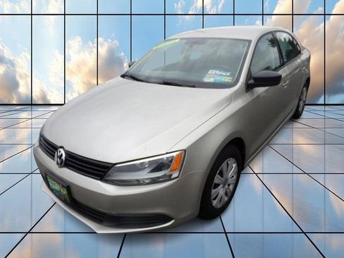 Used 2014 Volkswagen Jetta S image 3