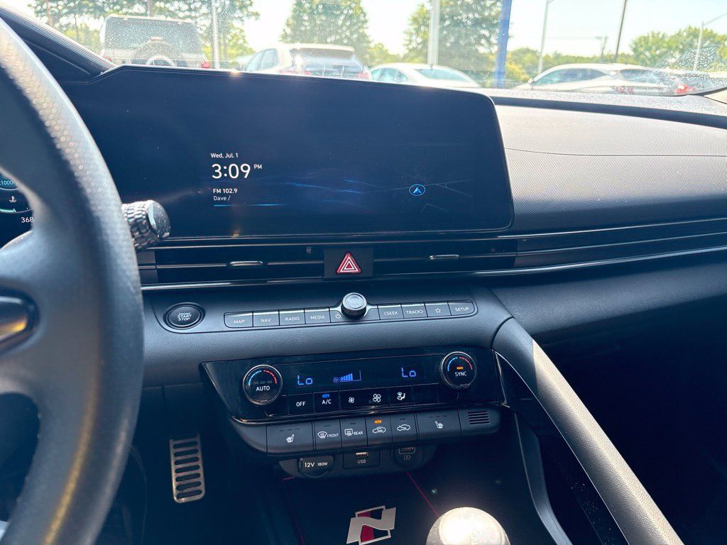 Used 2022 Hyundai Elantra N FWD image 18
