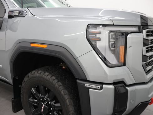 Used 2025 GMC Sierra 2500 AT4 w/ AT4 Premium Plus Package AWD/4WD image 31