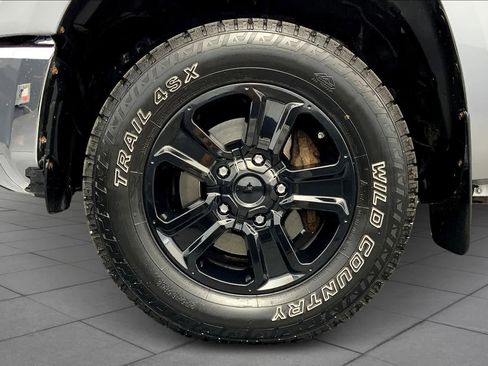 Used 2019 Toyota Tundra SR5 AWD/4WD image 11