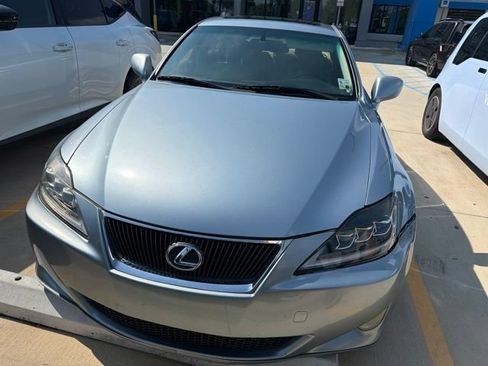 Used 2007 Lexus IS 250 w/ Premium Pkg RWD image 2