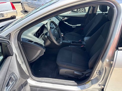 Used 2015 Ford Focus SE FWD image 11