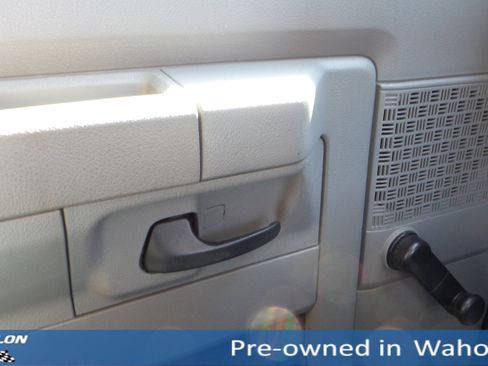 Used 2011 Ford E-350 and Econoline 350 XL image 12